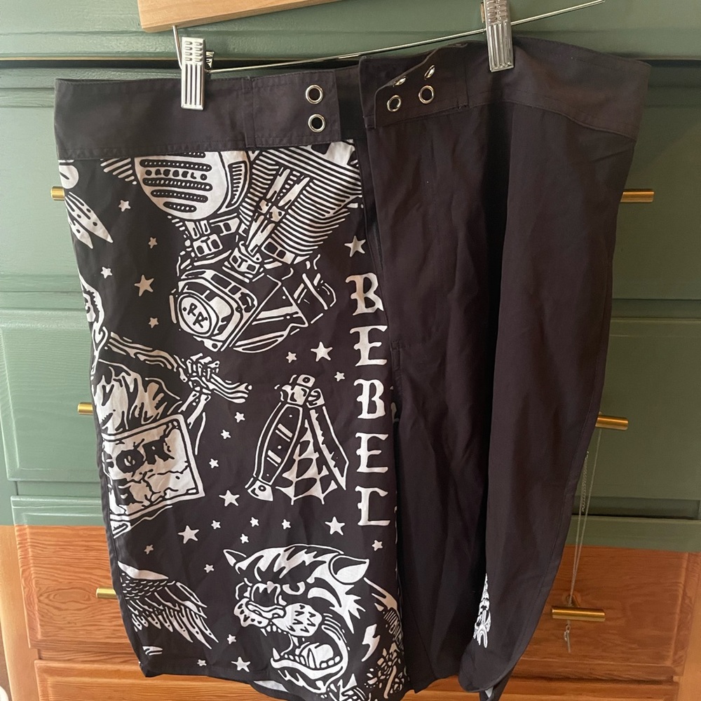 Rebel reaper clothing company mens swim short never worn with tags XL